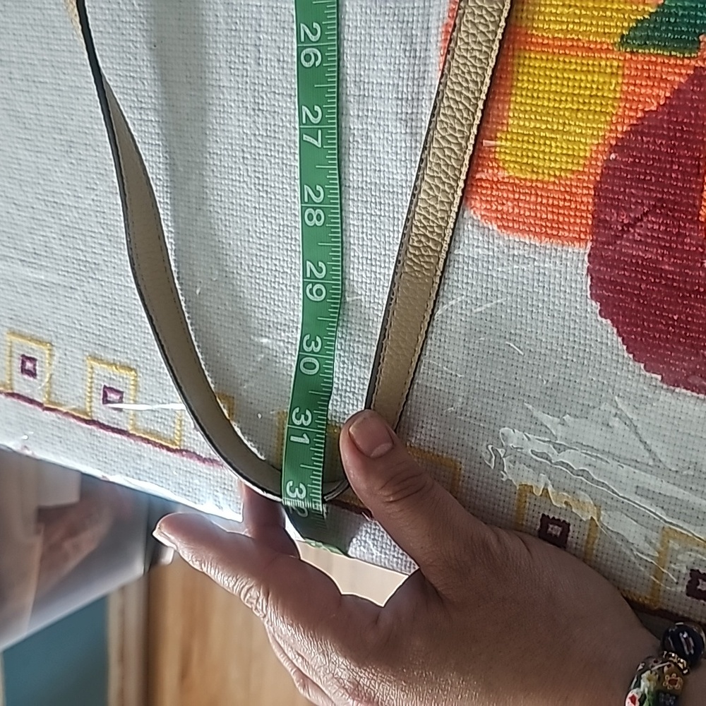 A new bag with tags floral design, kind beige color, - Picture 9 of 10